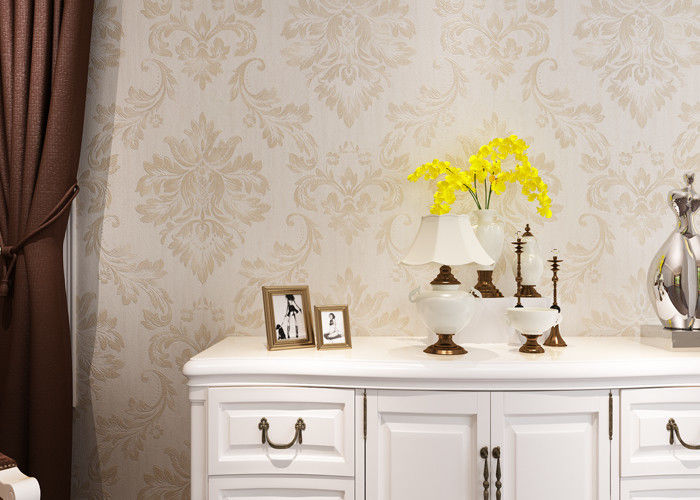 Eco - friendly Embossed Vinyl Wall Coverings , Silver Damask Pattern Wallpaper